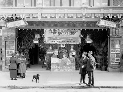 Exterior view of the entrance to the Allen Theatre in 1919.