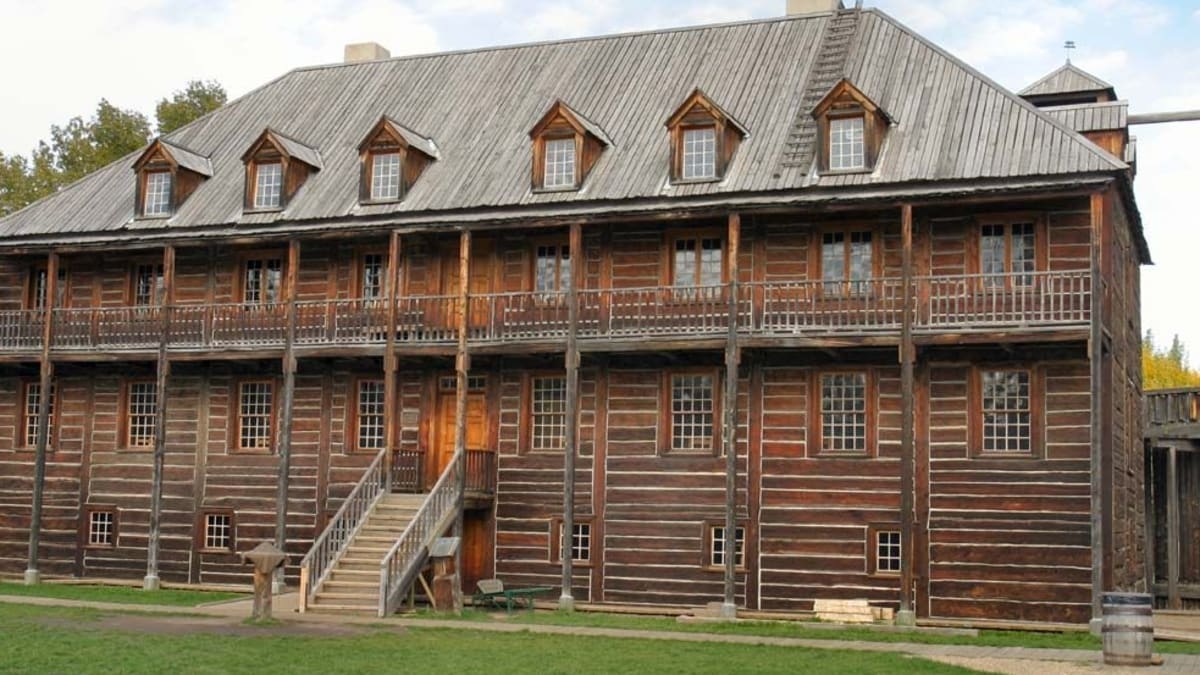 Big House at Fort Edmonton Park, 2007, front elevation. Photo by Lawrence Herzog. Courtesy of COE Sustainable Development.