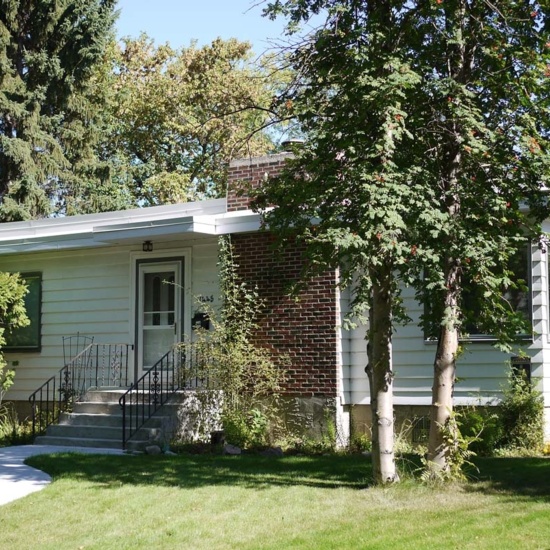 Dean-Kuperus Residence, 2013, front view