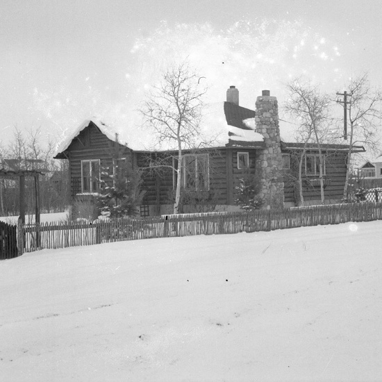 Field Log House, 1941